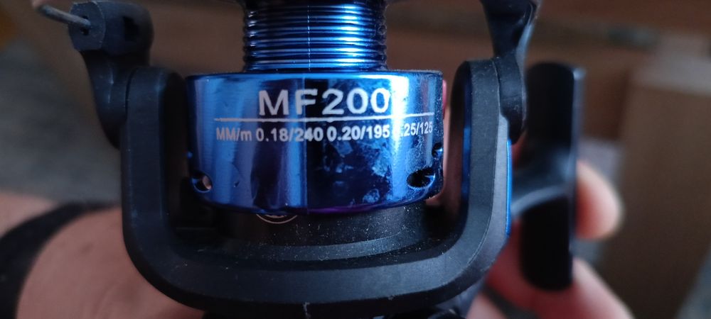 Kołowrotek MF200