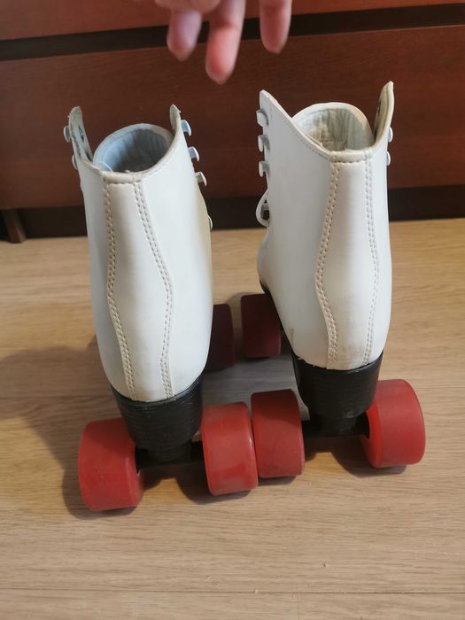 Wrotki Roces White Classic 38 + zestaw miękkich kółek Chaya