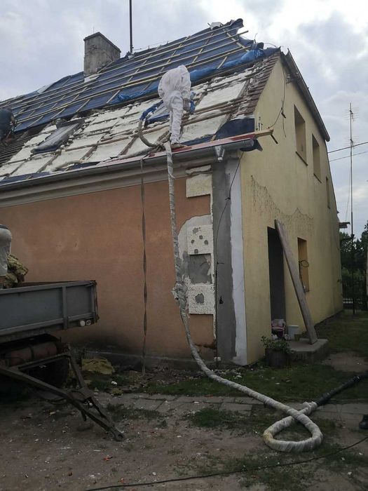 Ocieplenie pianą PUR – izolacje natryskowe,ocieplenia, solidna firma