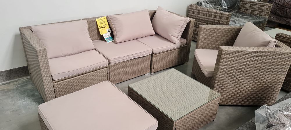 Meble ogrodowe technorattan — komplet z poduszkami