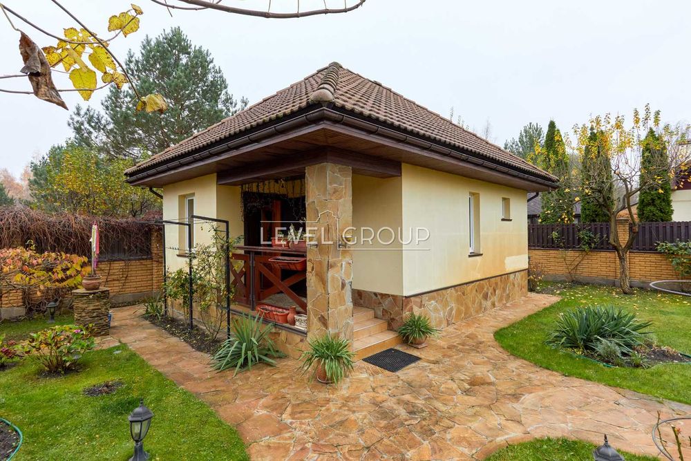 Будинок 230 м² з ремонтом, банею та гаражем, Северинівка, 10 сот, Без%