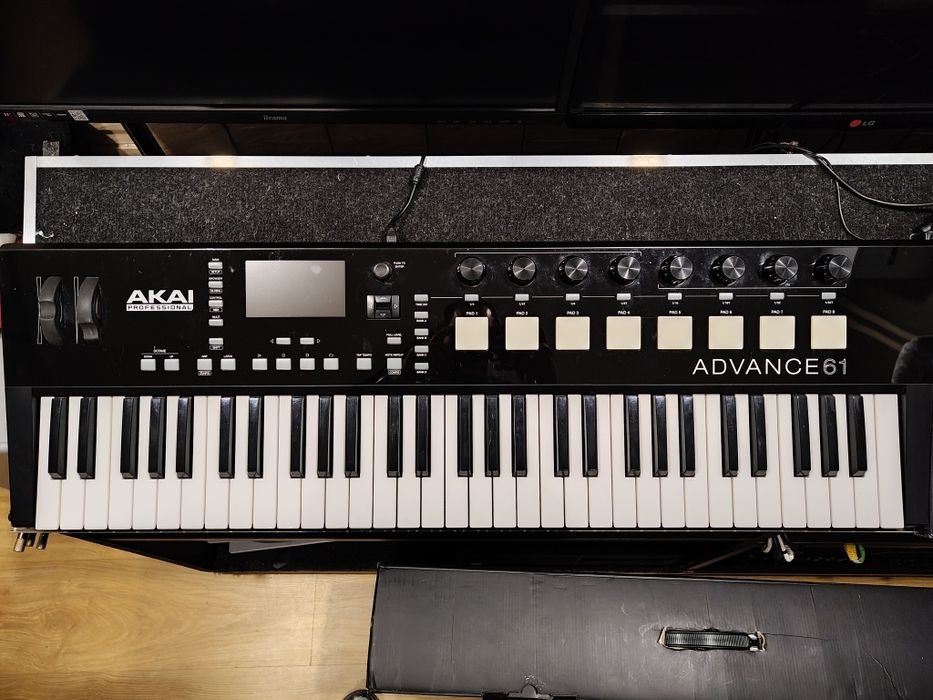 Akai Advance 61 kontroler