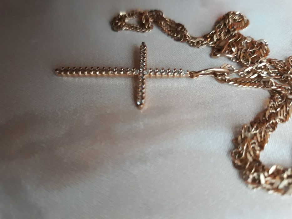 золотий хрестик з діамантами,крестик с бриллиантами