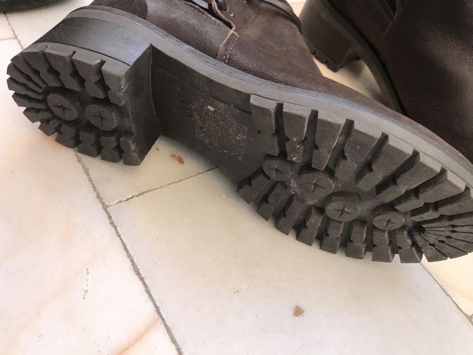 Botas em pele nobuck