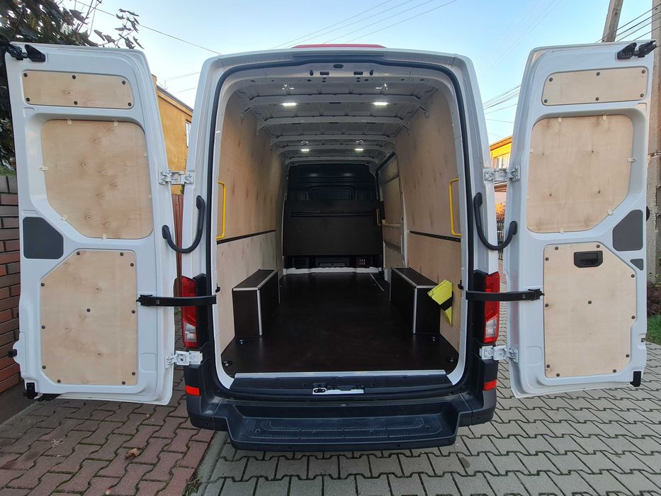 Zabudowa zabezpieczenie ze sklejki Volkswagen Crafter van