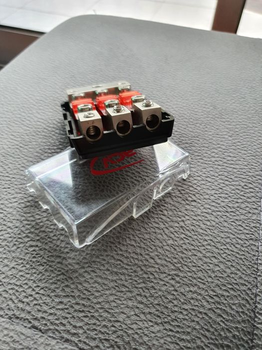 Caixa distribuição com fusíveis 50A