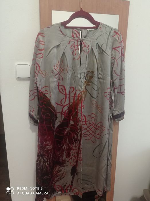 Жіноча шовкова сукня