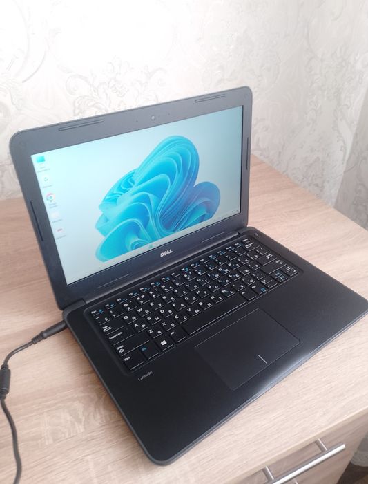 Dell Latitude 3380, Core i3 6-gen, DDR4