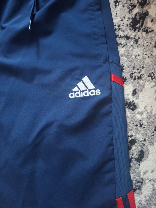 Спортивні штани Adidas, оригінал, стан ідеальний, розмір m