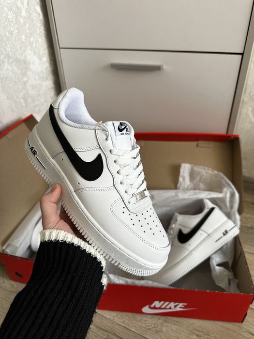 Кросівки Nike Air Force 1 Low (White/Black). Білі форси