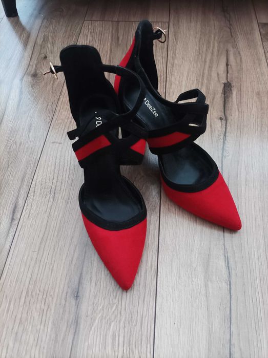 Buty na szpilce DeeZee