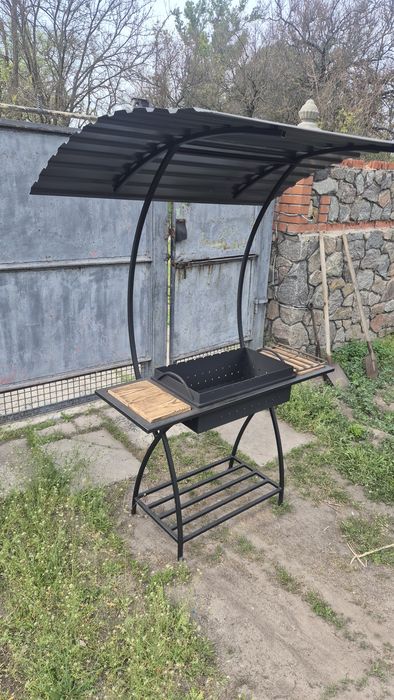 Продам мангал с крышей