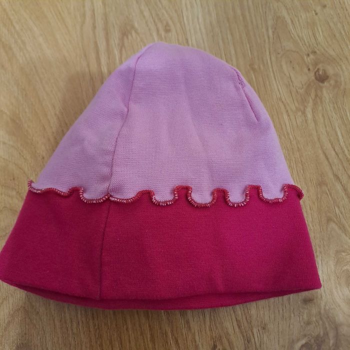 Czapka wiosenna dziewczęca / 4-5 lat