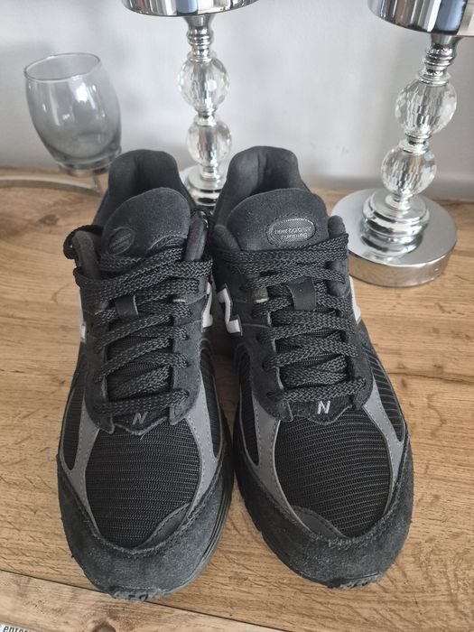 Buty New balance 2002R  czarne 42