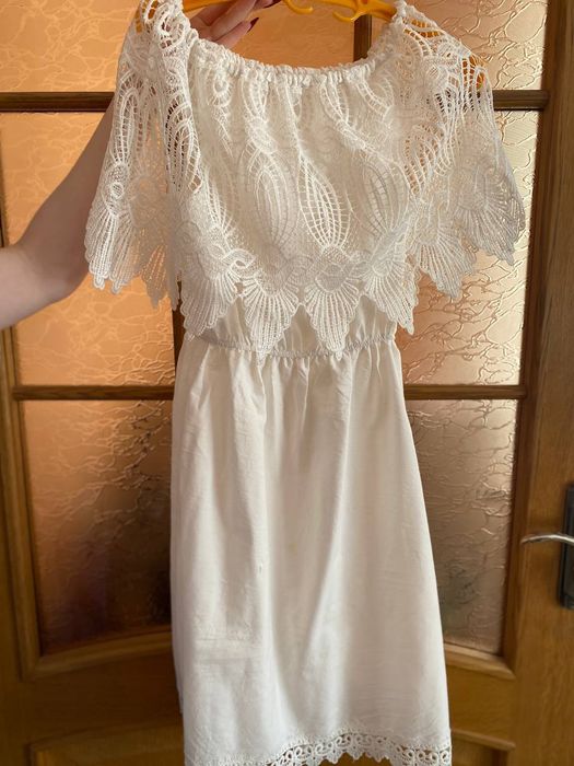 Літнє біле плаття