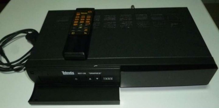 Consola para Parabólica com 85 canais.
