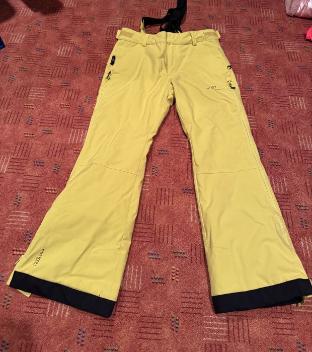 Зимовий або лижний костюм для дівчинки