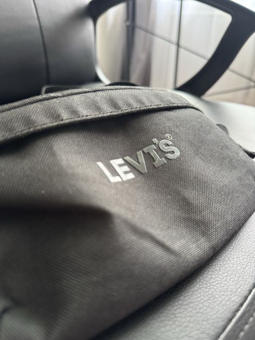 Бананка levi’s оригінал  поясна сумка