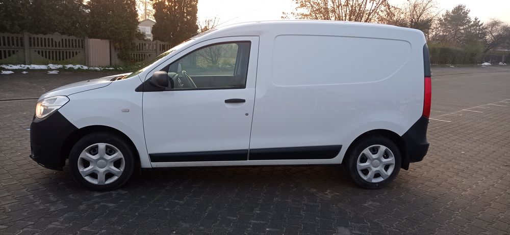 Sprzedam Dacia dokker salon polska