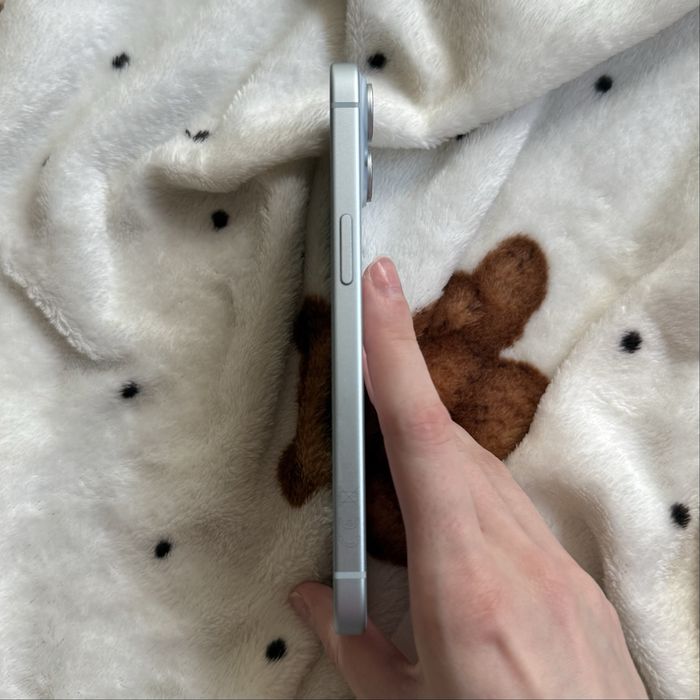 iPhone 15 128GB