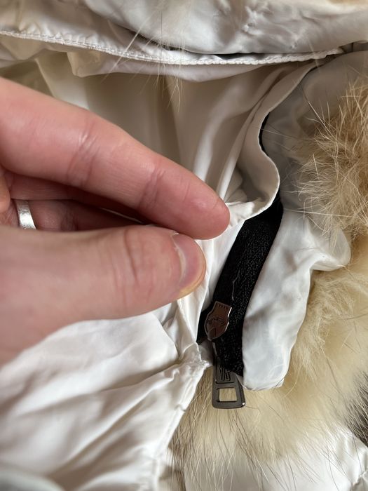 теплий пуховик аляска від Moncler