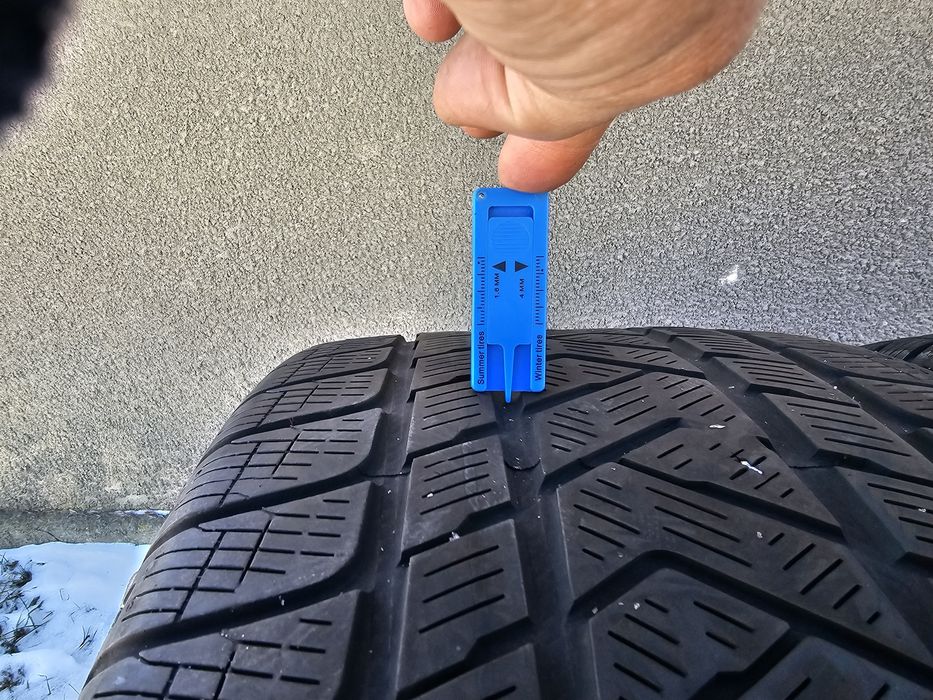 шини "pirelli" R20.