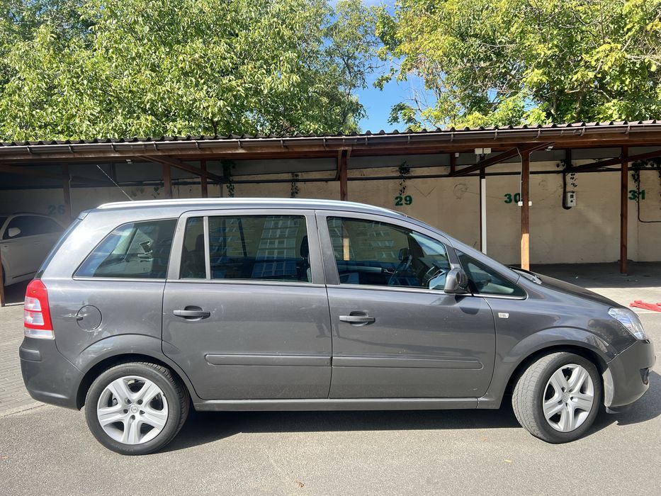 Opel Zafira B 2010. Бензин 1.6мпі, пробіг 172тис