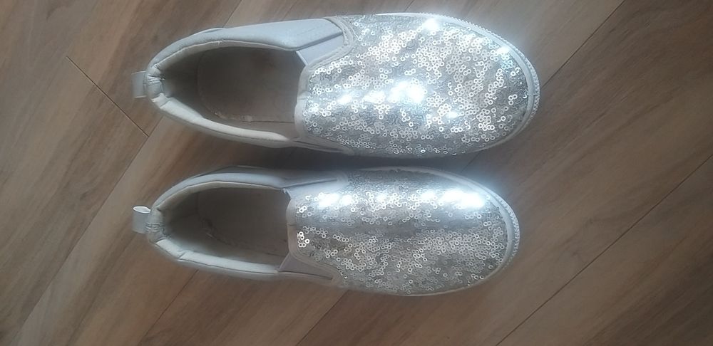 Buty srebrne slip on rozm 36