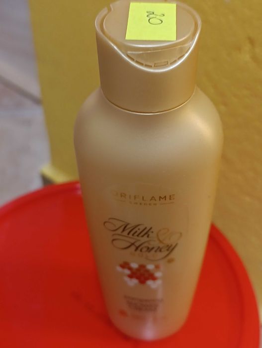 MILK & HONEY GOLD szampon 250ml Oriflame