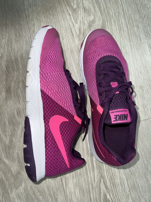Жіночі кросівки Nike