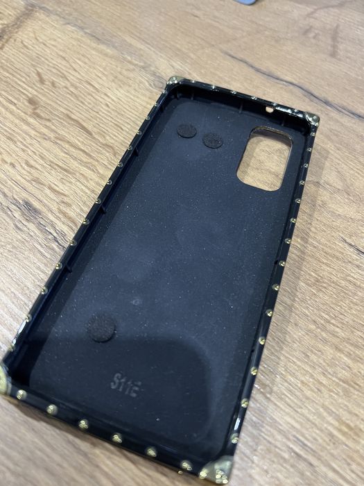 Obudowa  GALAXY S20 FE nowa ! okazja!