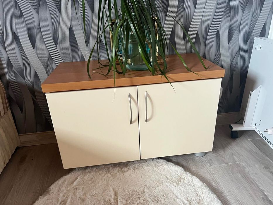 Шафа, диван , та тумбочки