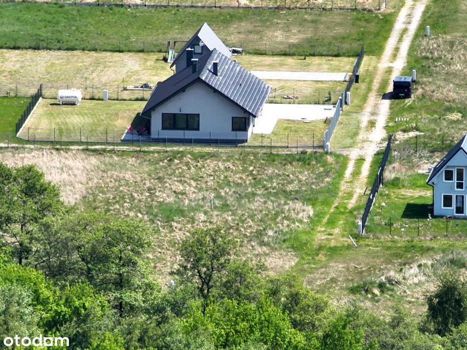 Dom wolnostojący z garażem i ogrodem, 4 pokoje