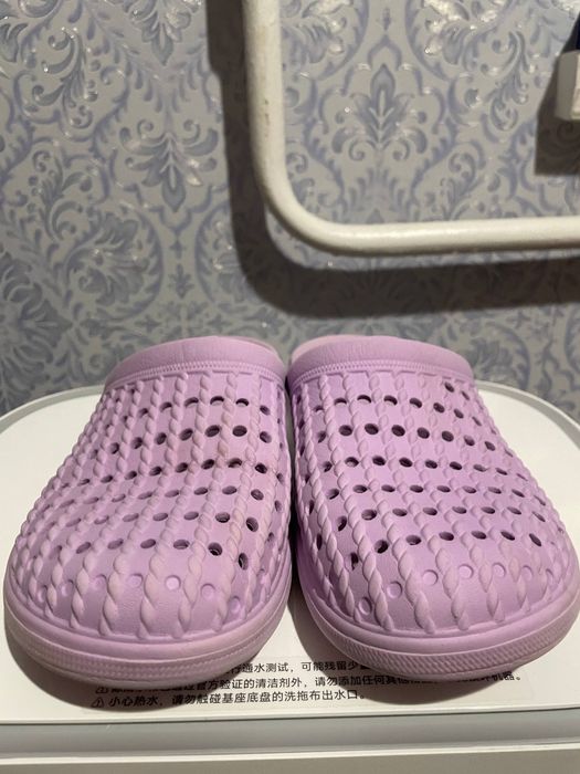 Жіночі шльопанці 38 розмір тапочки крокси резиновые тапки