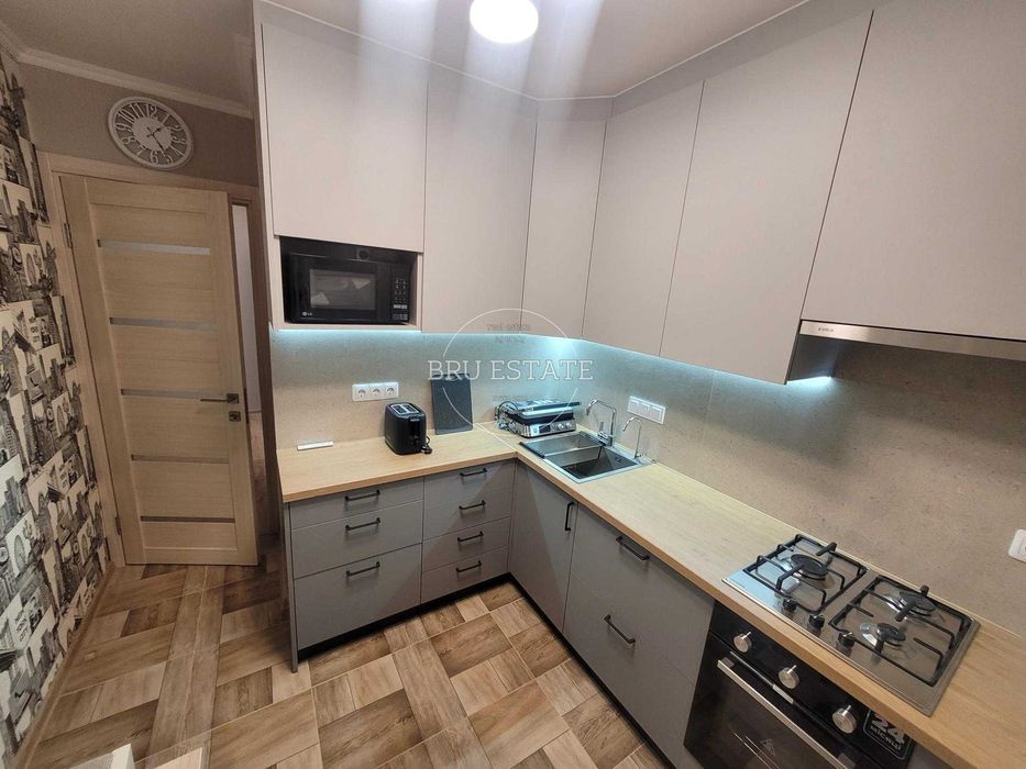 Продам 2к кв-ру з новим ремонтом Березняки, м. Лівобережна, 5 хв