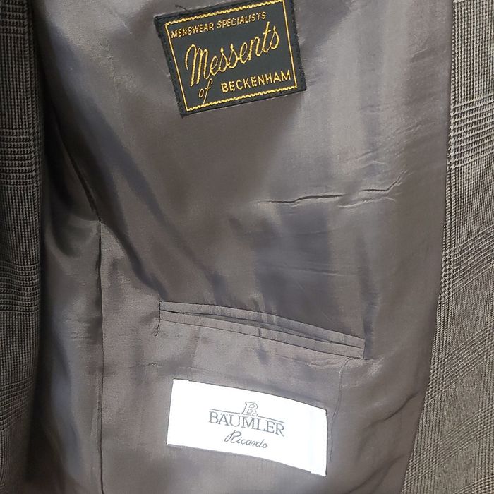 Шикарный костюм BAUMLER-100 % Шерсть
