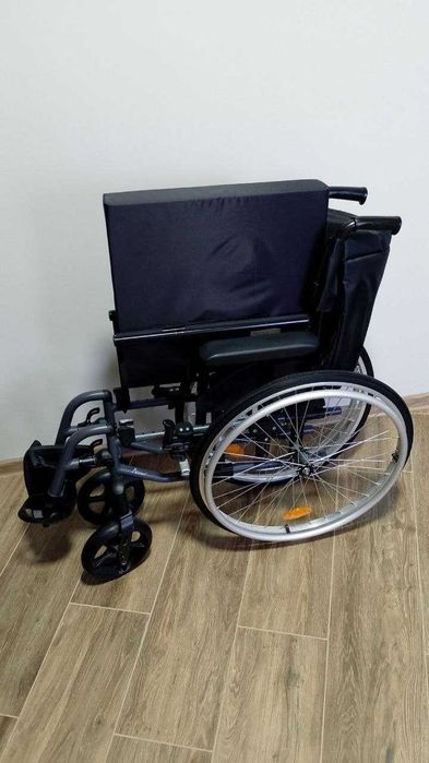 Крісло колісне Invacare Action 3 NG