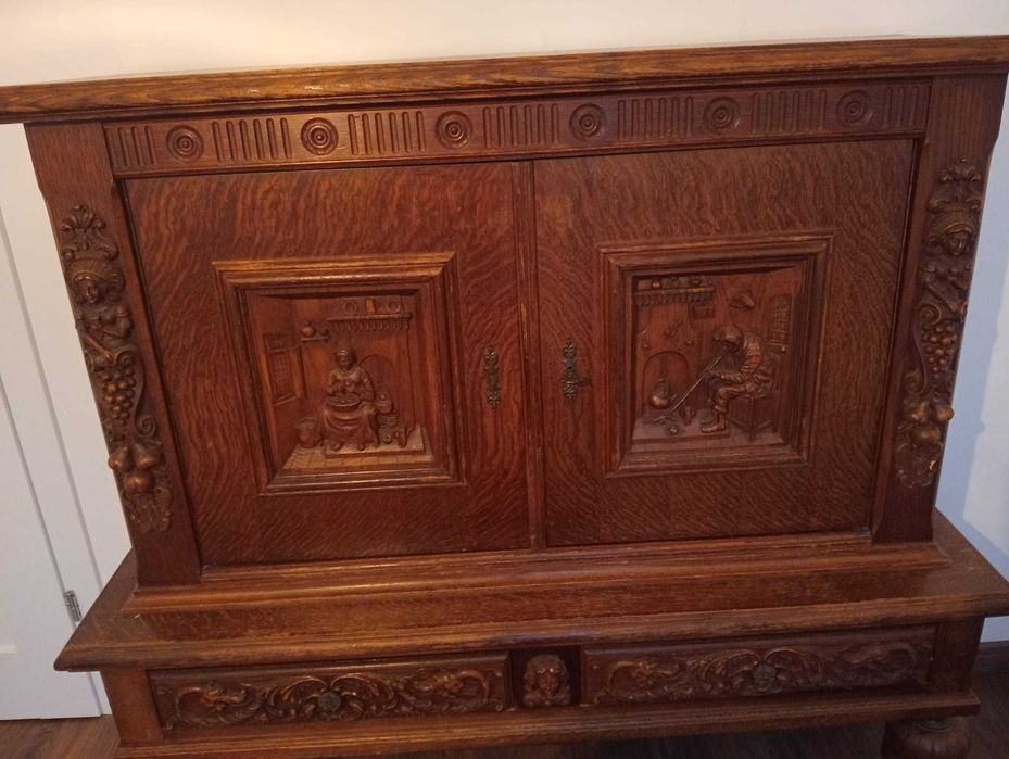 dwie komody rzeżbione