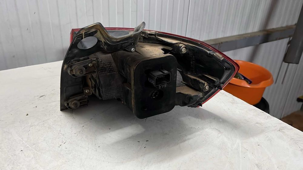 Farolim esquerdo VW PASSAT B8 Variant (3G5, CB5) 1.6 TDI