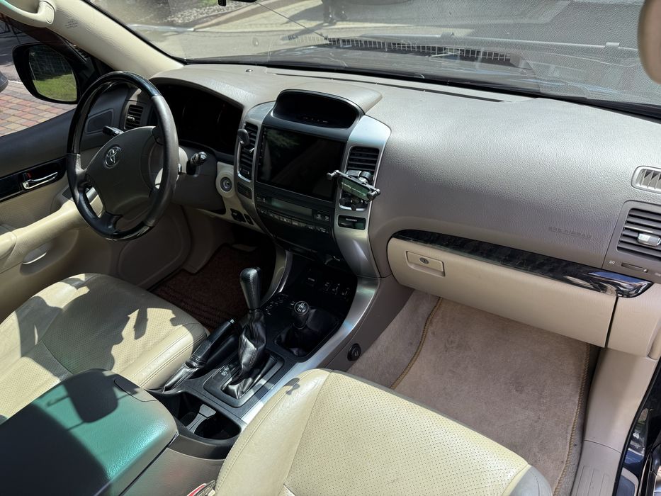 TOYOTA Land Cruiser 120 Prado