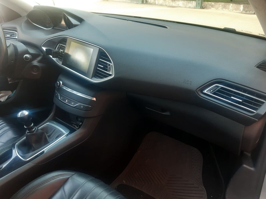 Peugeot 308 1.6 HDi 120cv
•2014/05 foto 4