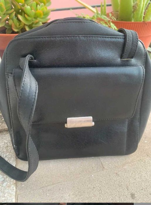 Mala preta pele Mandarina Duck de ombro  vintage
