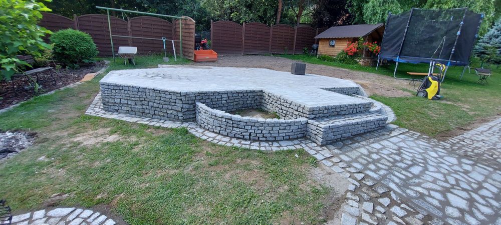 Murki, ogrodzenia, opaski, kamień granit, szarogłazowy. Bramy furtki