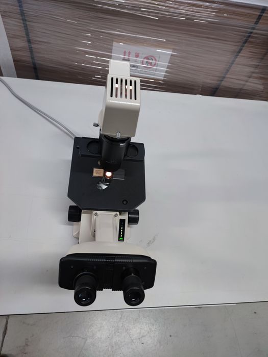 Microscópio Nikon TMS