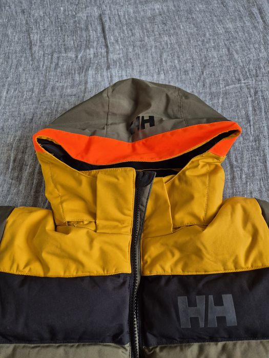 Пуховик,курточка Helly Hansen 152 см
