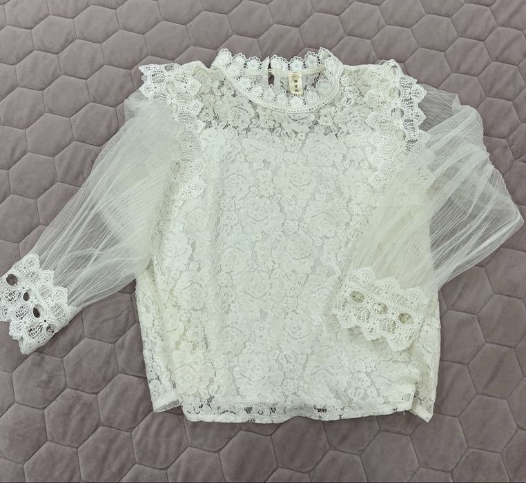 Мереживна блуза