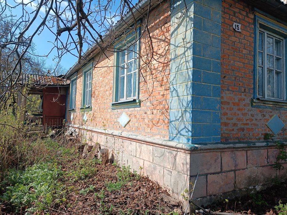 Продам будинок в селі.
