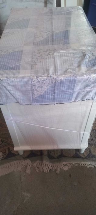 Cómoda Tyssedal branca