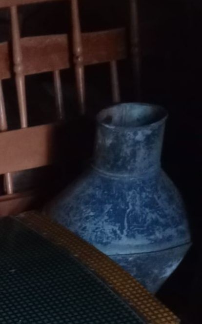 Cântaro Antigo em Metal