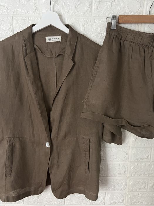 Лляний костюм з шортами